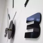 Duży nowoczesny zegar ścienny Mirror Mase XL Czarny
